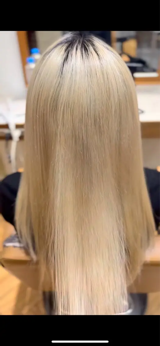 ロング カラー ベージュカラー ブリーチ 透明感カラー ホワイトベージュ スエキ タクミ／昭島のヘアスタイル