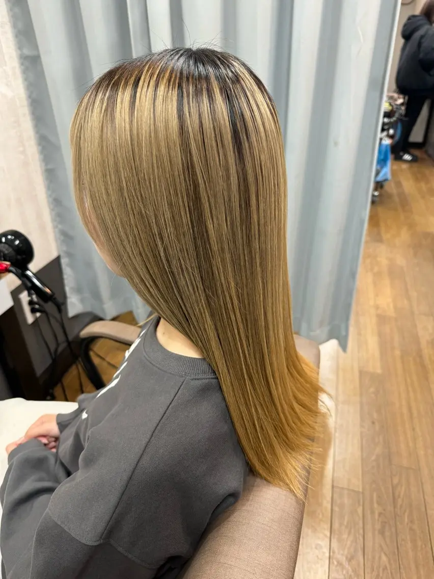 ロング カラー ブリーチ カット ヘアカラー トリートメント TELA HAIR 幕張本郷店 千尋のヘアスタイル