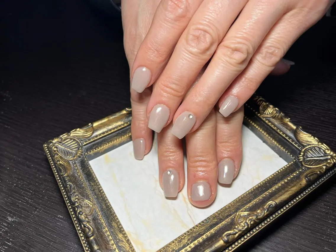 ネイル ワンカラーネイル ストーンネイル Nail salon Caco.のネイルデザイン