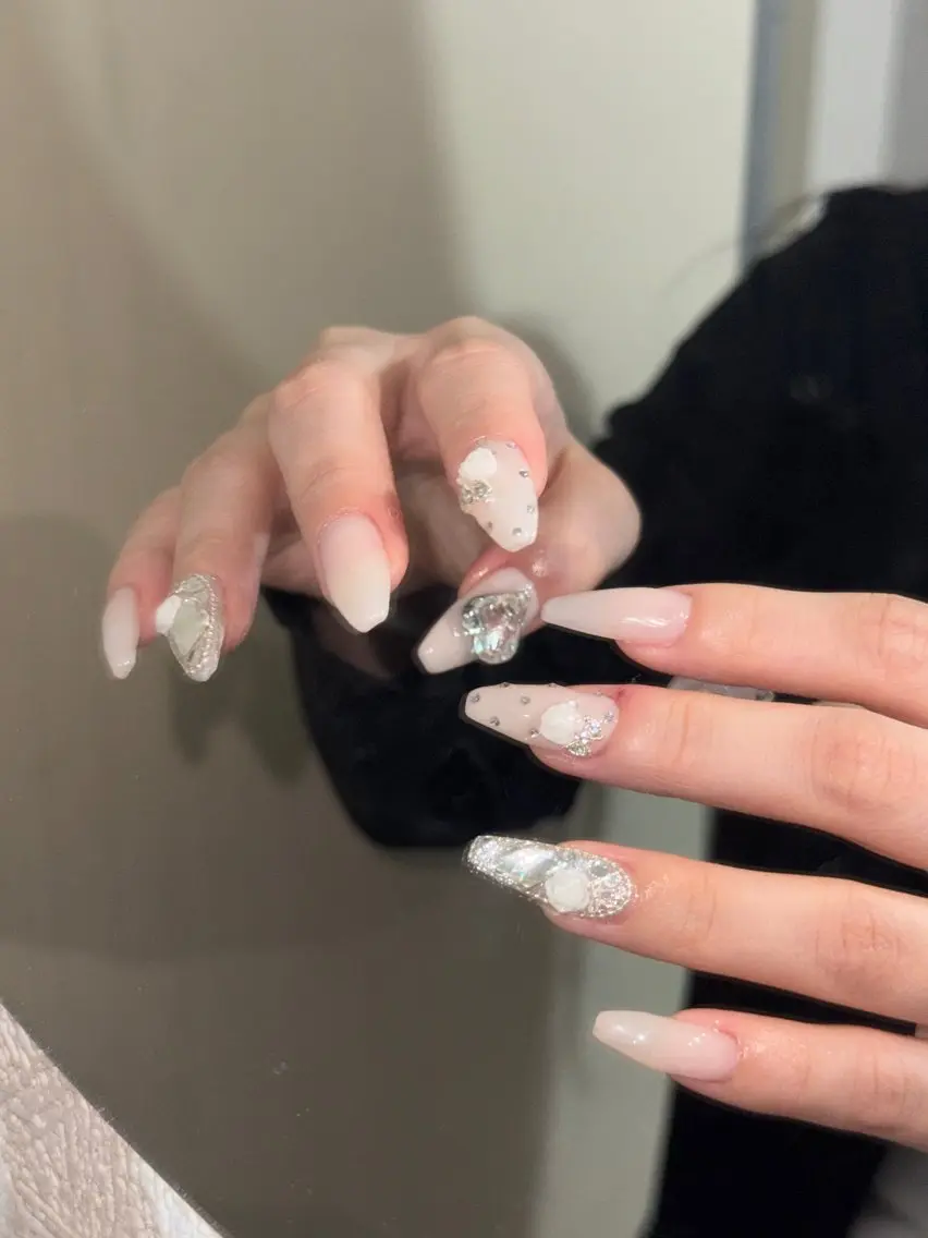 セミロング ハンドネイル 渋谷 charmのネイルデザイン