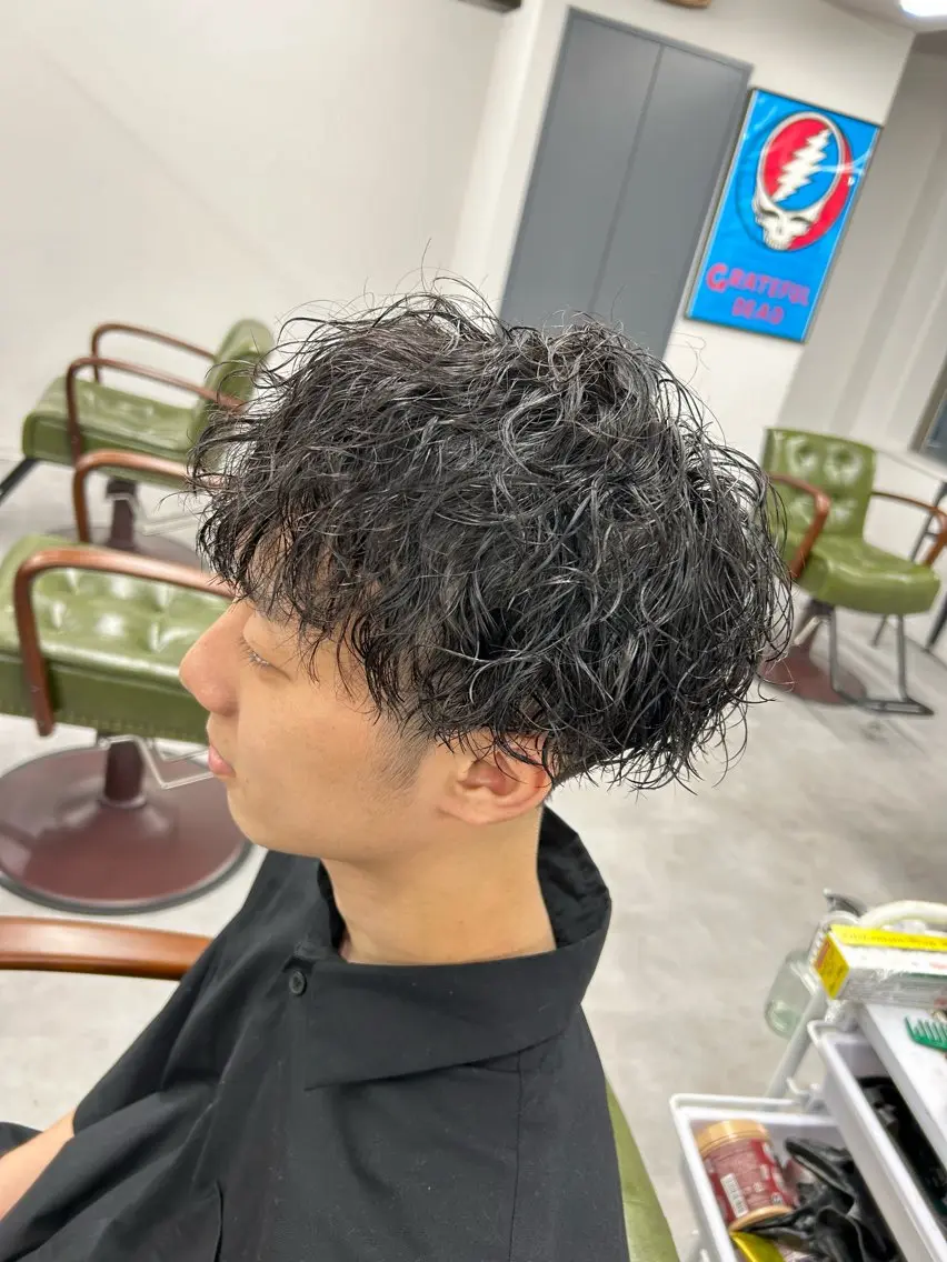 パーマ メンズ メンズパーマ ツイストスパイラルパーマ スパイラルパーマ SHAFT Ieiriのヘアスタイル