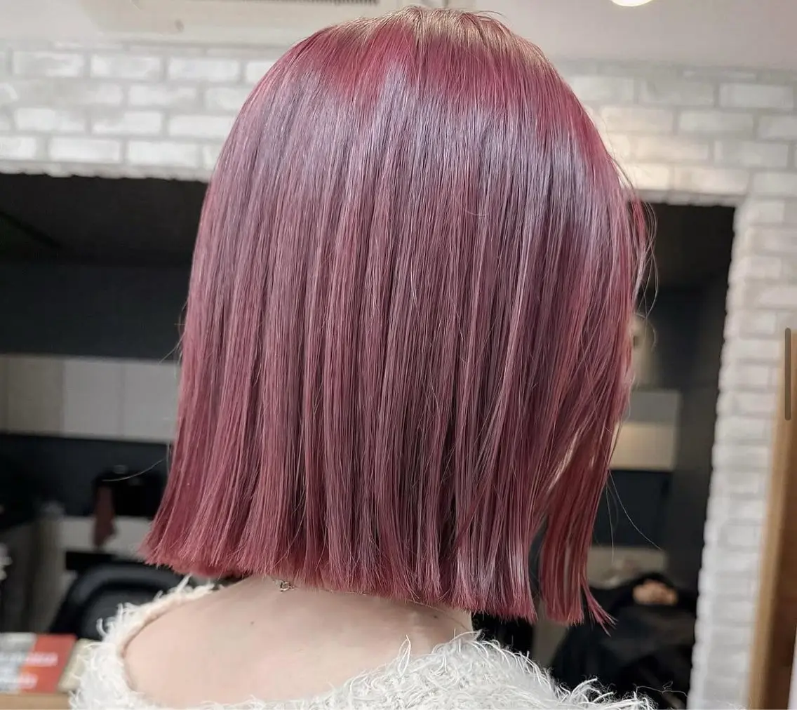 ミディアム レイヤー・カット モデル・透明感カラーのヘアスタイル