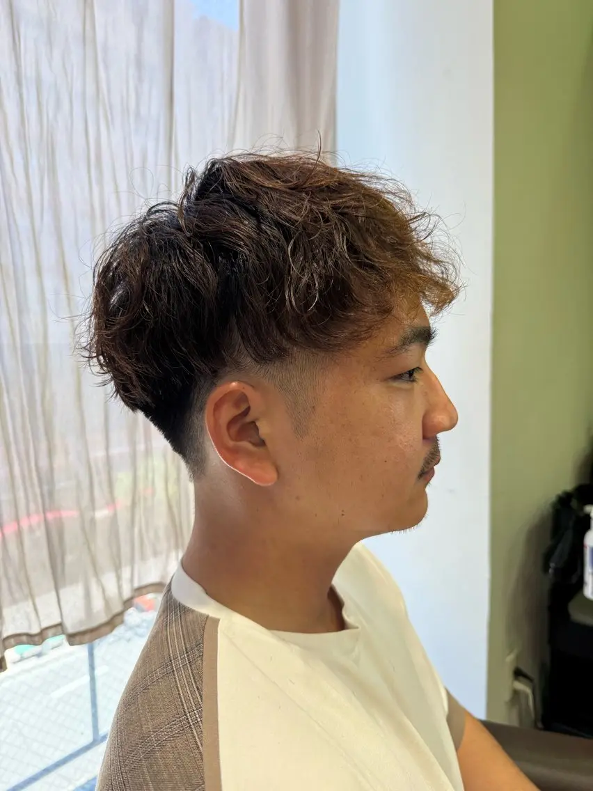 ショート パーマ メンズ 溝口 槙里也のヘアスタイル