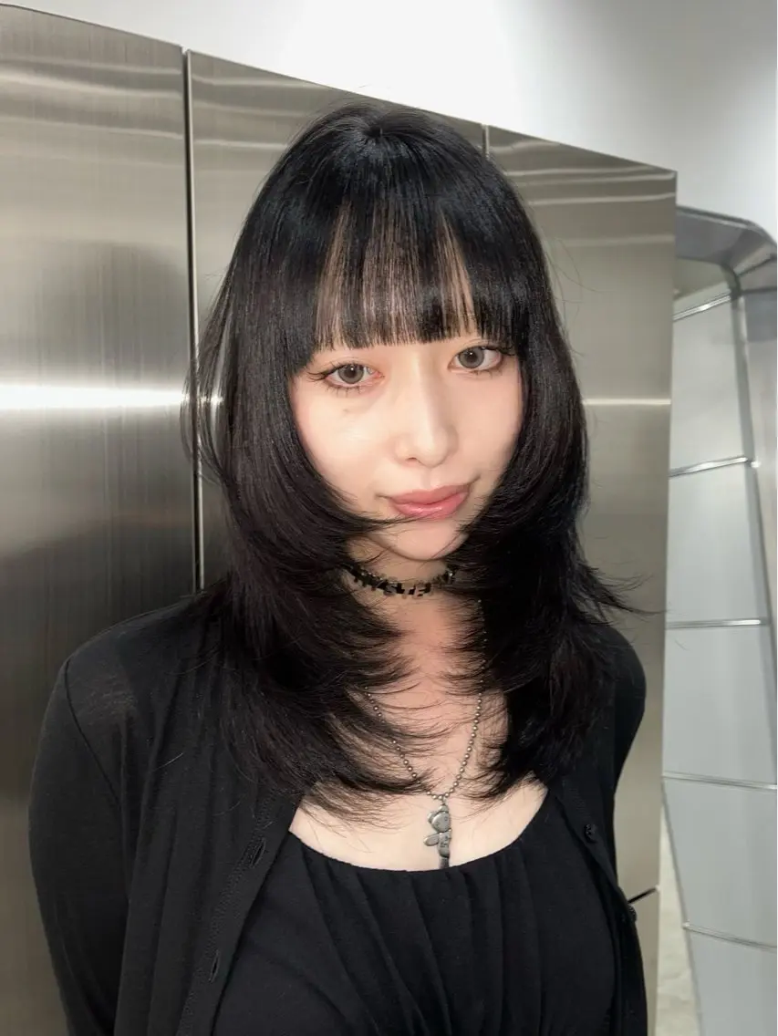 ミディアム レイヤーカット カット ヘアカラー トリートメント 天神/レイヤー特化 ハイトーン/デザインのヘアスタイル