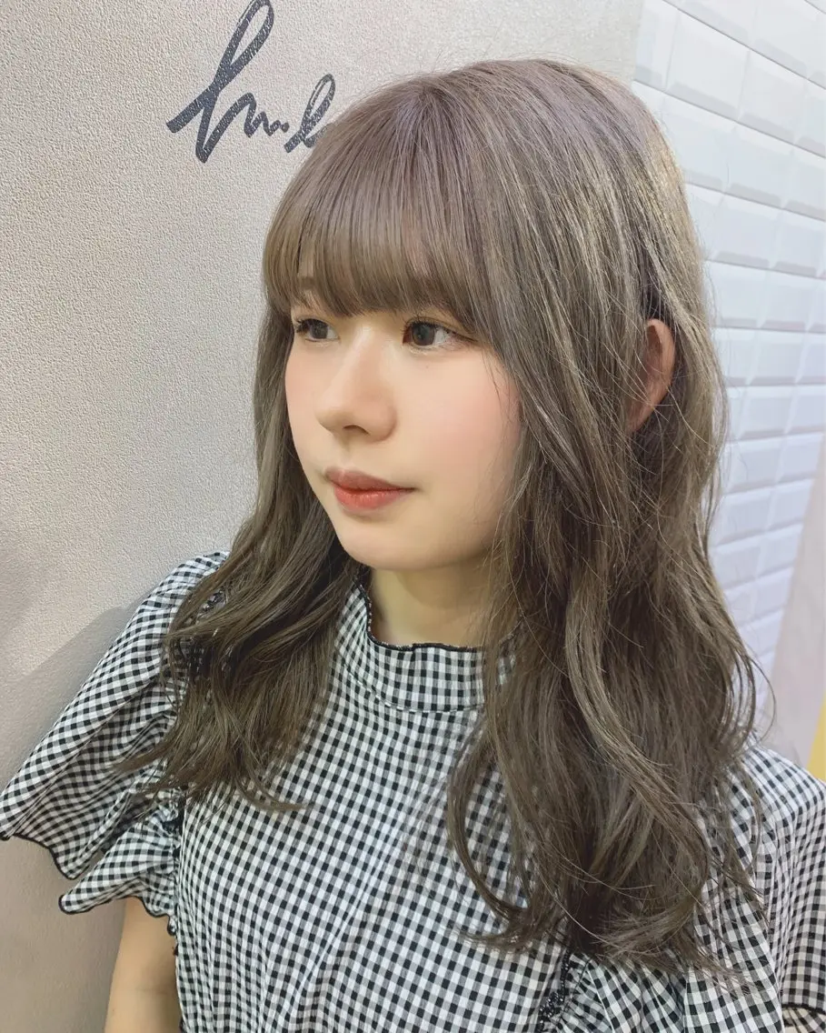 ロング カラー ベージュカラー ブリーチ ブロンド ブロンドベージュ グレージュ カット ヘアカラー トリートメント hubhair レイヤー/透明感のヘアスタイル