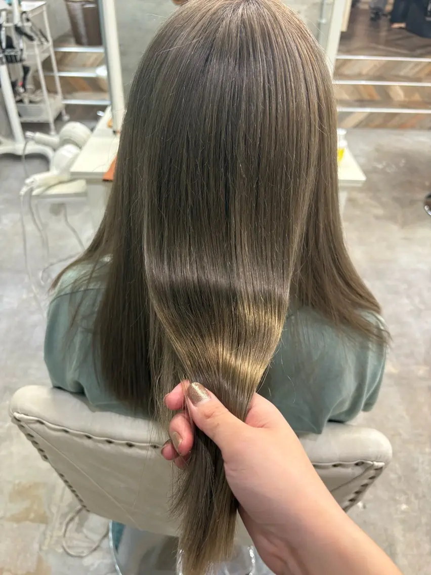ロング カラー ベージュカラー カット トリートメント …a みおのヘアスタイル