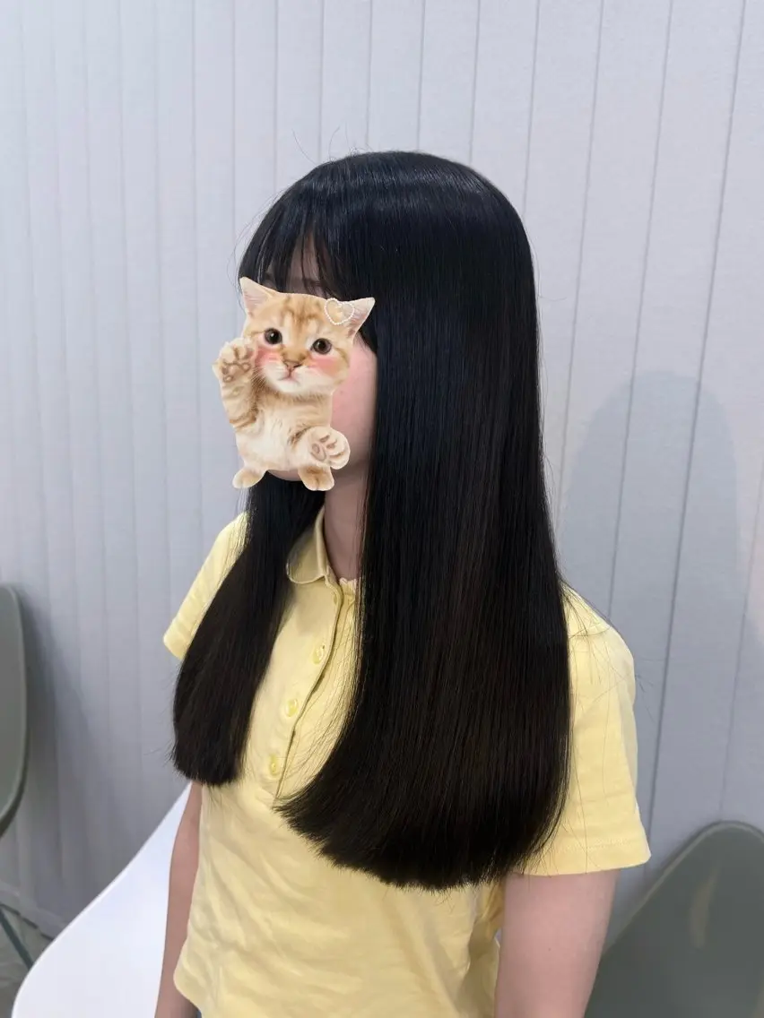 ロング NAO／ KOS pinkのヘアスタイル