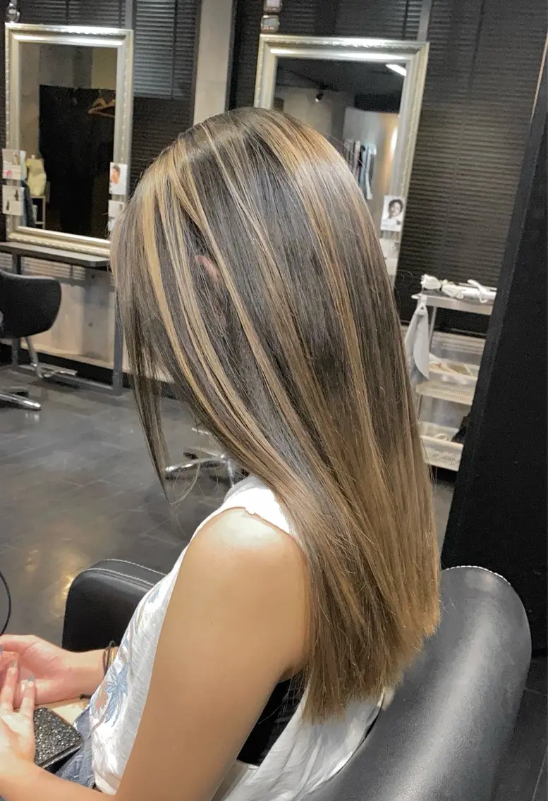ロング レイヤーカット ヘアカラー トリートメント デザインカラー⭐️ Yamauchiのヘアスタイル