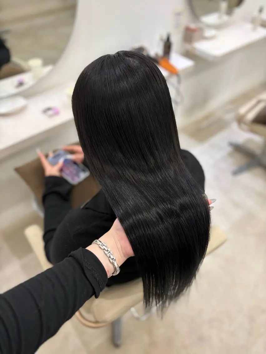 カラー 黒髪 Core Haruのヘアスタイル