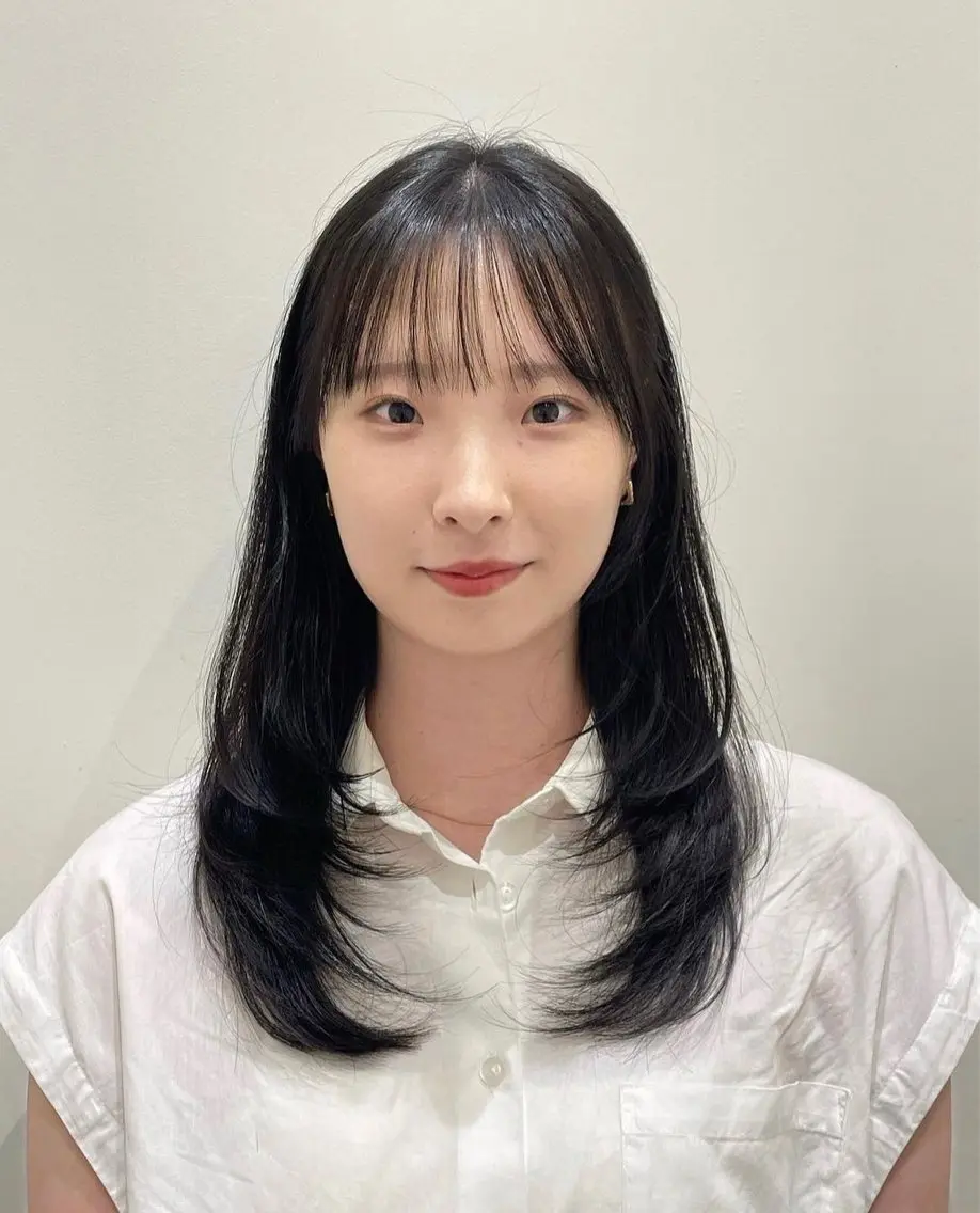 セミロング ハイレイヤー 韓国風ヘア レイヤーカット カット ヘアカラー トリートメント ❤︎︎韓国ヘア❤︎︎ 𝑺𝒉𝒊𝒉𝒐のヘアスタイル