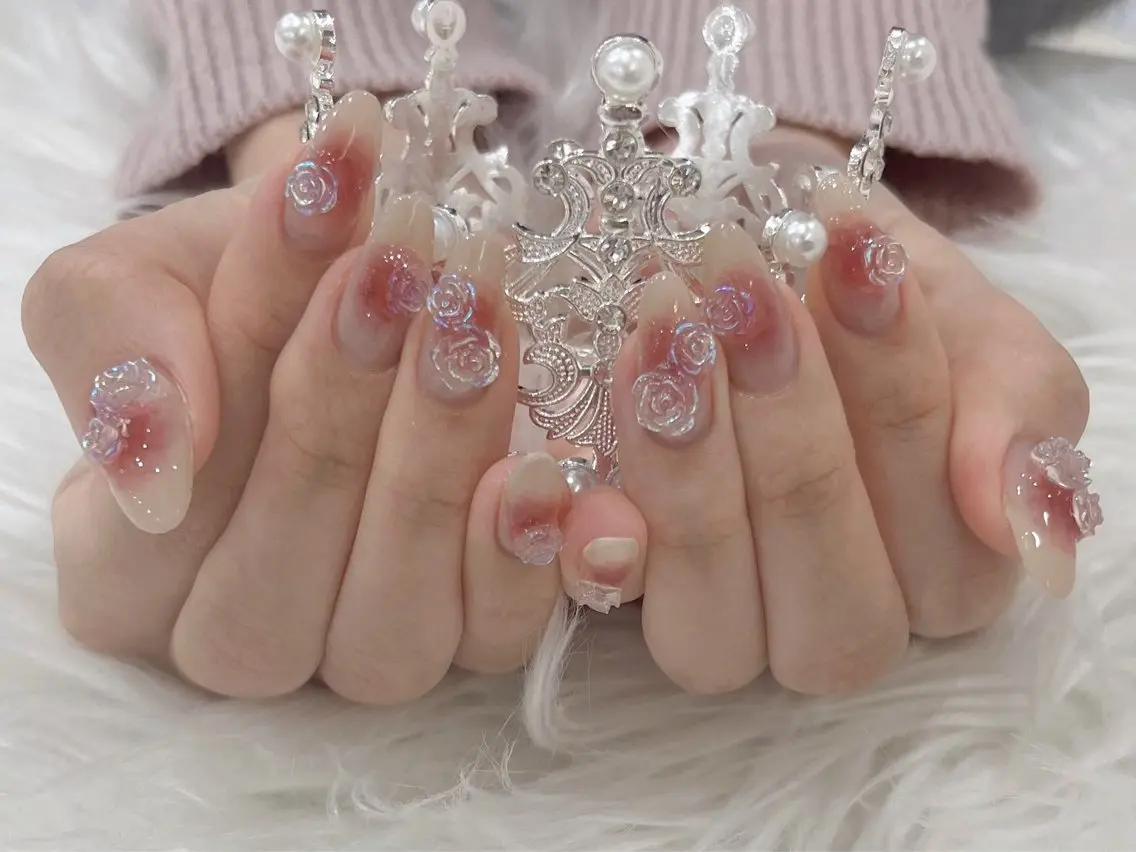 ネイル チークネイル ハンドネイル FLY Nail Salonのネイルデザイン
