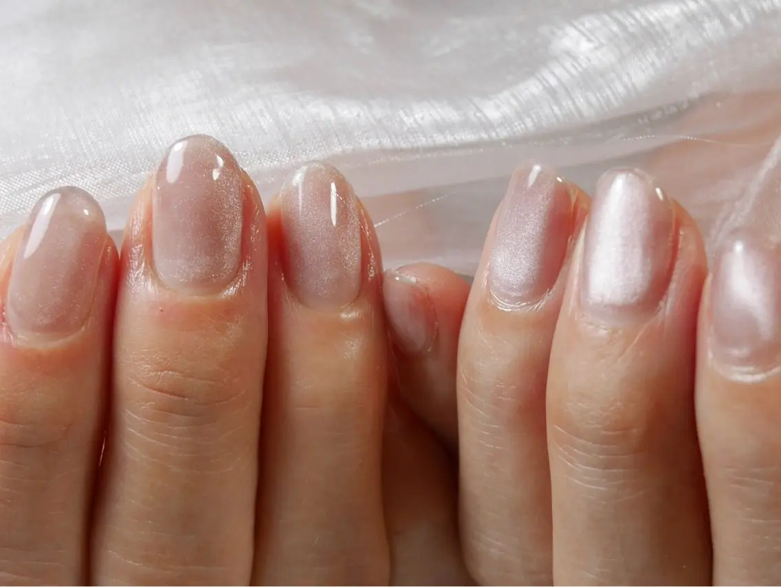 【オフ有りの方はこちら💁‍♀️】ちゅるちゅるなワンカラーorマグネットorグラデーションネイルのシンプルネイル💅の写真