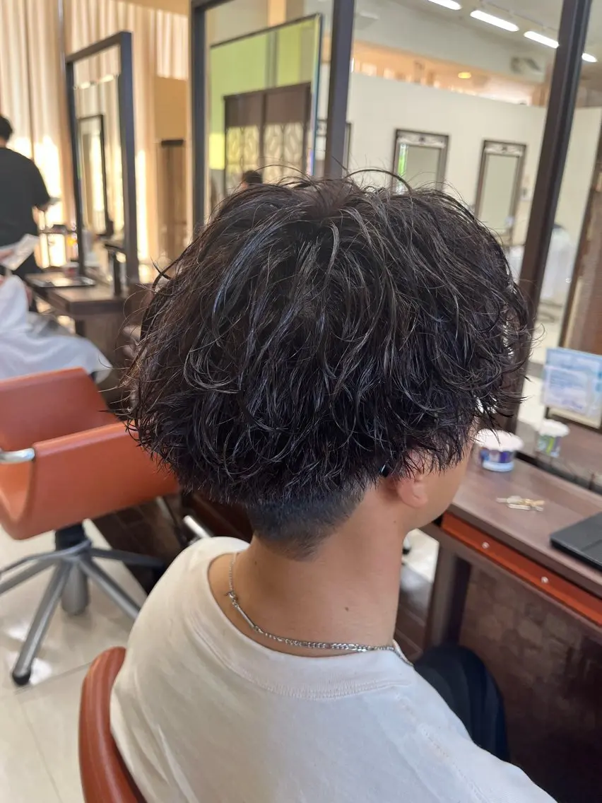 ショート パーマ メンズ センターパート マッシュ メンズパーマ 🧊メンズ特化🧊 高木航希のヘアスタイル