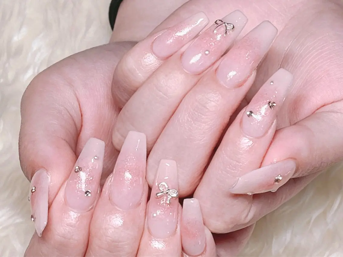 ネイル チークネイル 長さ出し フレンチネイル ジェルネイル グラデーション ハンドネイル Nail&eye Belire 新宿のネイルデザイン