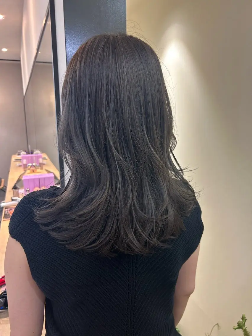 ロング カラー 透明感カラー グレージュ ラベンダーカラー ラベンダーグレージュ ラベンダーグレー hubhair レイヤー/透明感のヘアスタイル