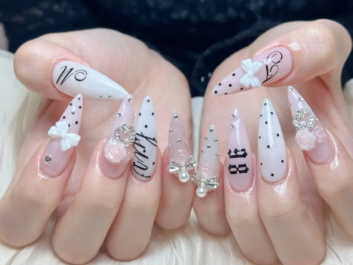 ネイル アートネイル オーロラネイル フラッシュネイル フレンチネイル ジェルネイル ハンドネイル Luci Nail Shinokuboのネイルデザイン
