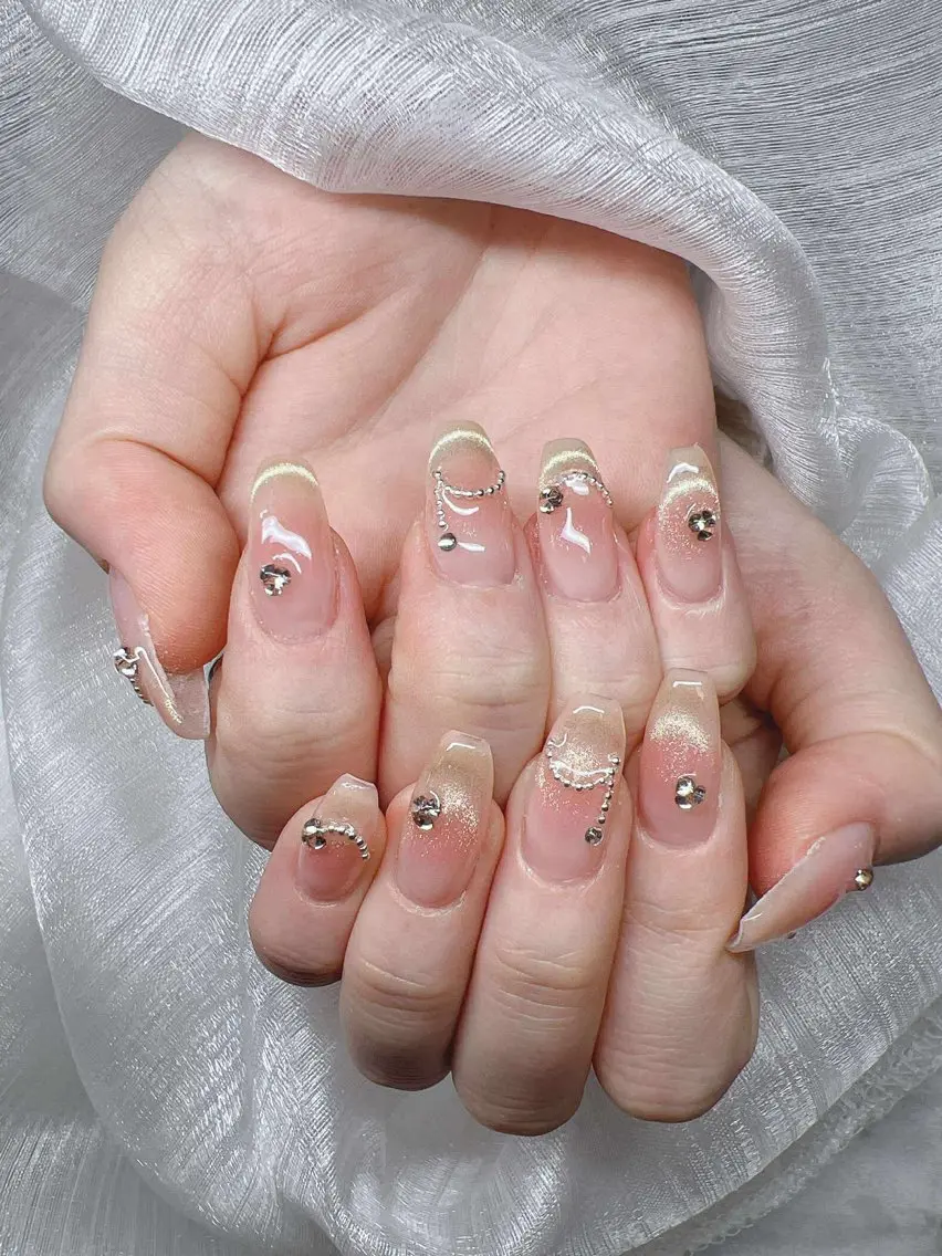 ネイル 長さ出し グラデーション 卒業式 キラキラネイル マグネットネイル ハンドネイル Lee Nailsのネイルデザイン