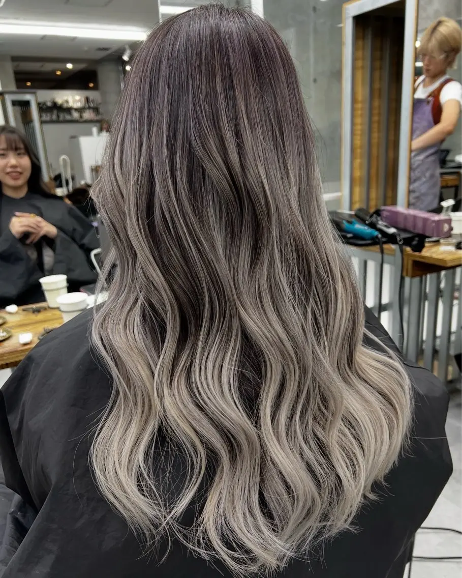 ロング カラー バレイヤージュ レイヤーカット ヘアカラー トリートメント welring hair salonのヘアスタイル