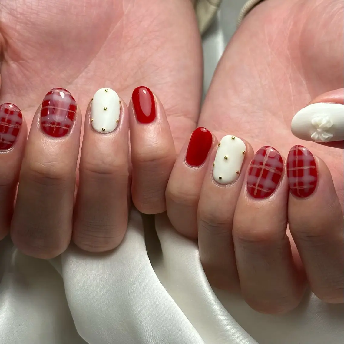 ネイル 赤色 冬ネイル クリスマス Ray nail natsu🎀のネイルデザイン