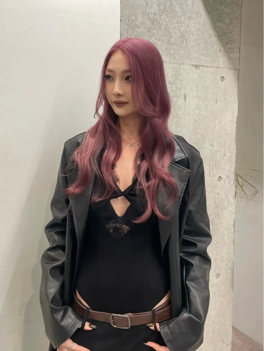 ロング ヘアカラー 原宿🩵 ブリーチカラー優海のヘアスタイル