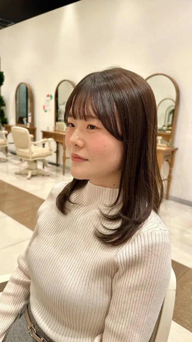 ミディアム カラー カット ヘアカラー トリートメント Loire SYURIのヘアスタイル