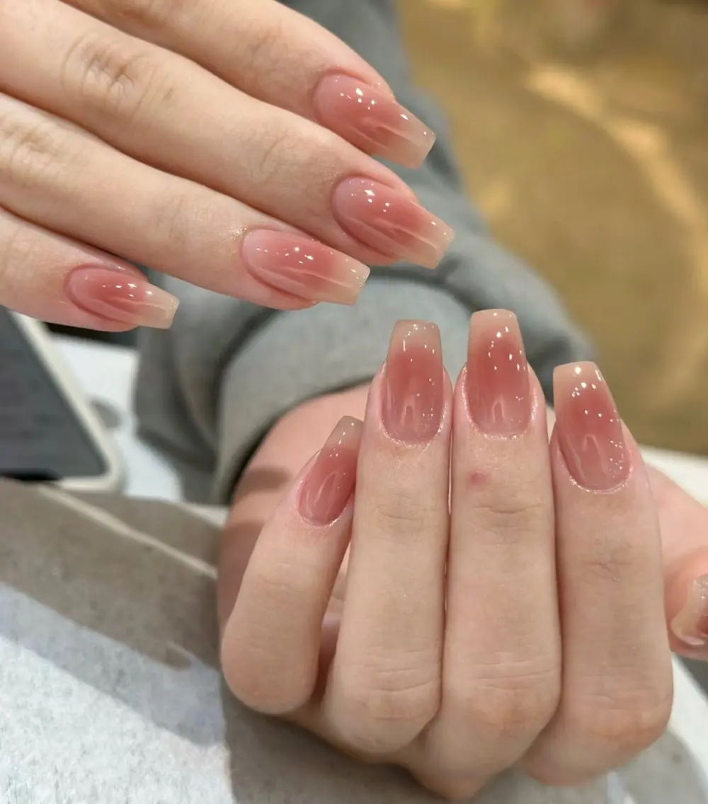 ⋆˙♡✨ワンホンチークネイルの写真