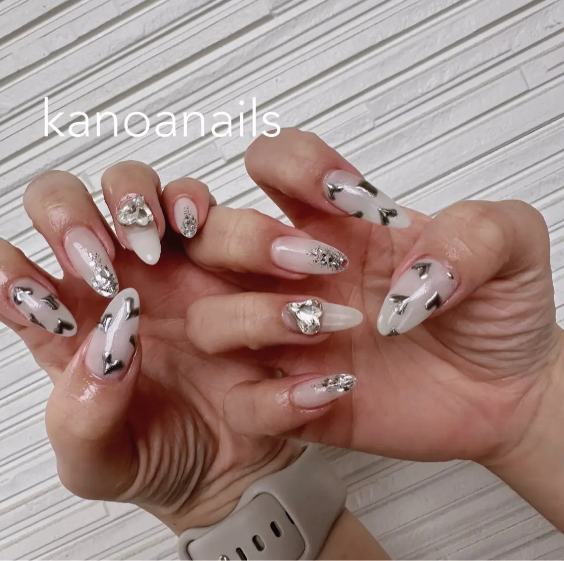 ネイル ハート ミラーネイル ぷっくりネイル ハンドネイル megu_ kanoanailのネイルデザイン