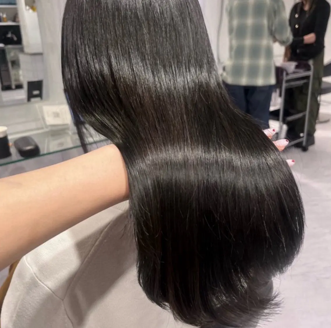 ロング カラー 🫧うる艶トレンド 🫧透明感カラーのヘアスタイル