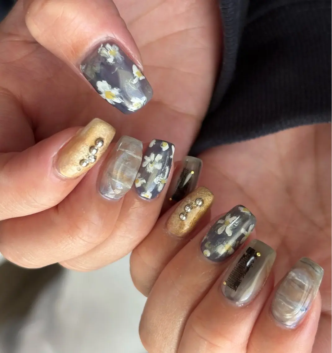 ネイル カジュアル フレンチネイル マグネットネイル ミラーネイル ニュアンスネイル ハンドネイル mocha nailのネイルデザイン