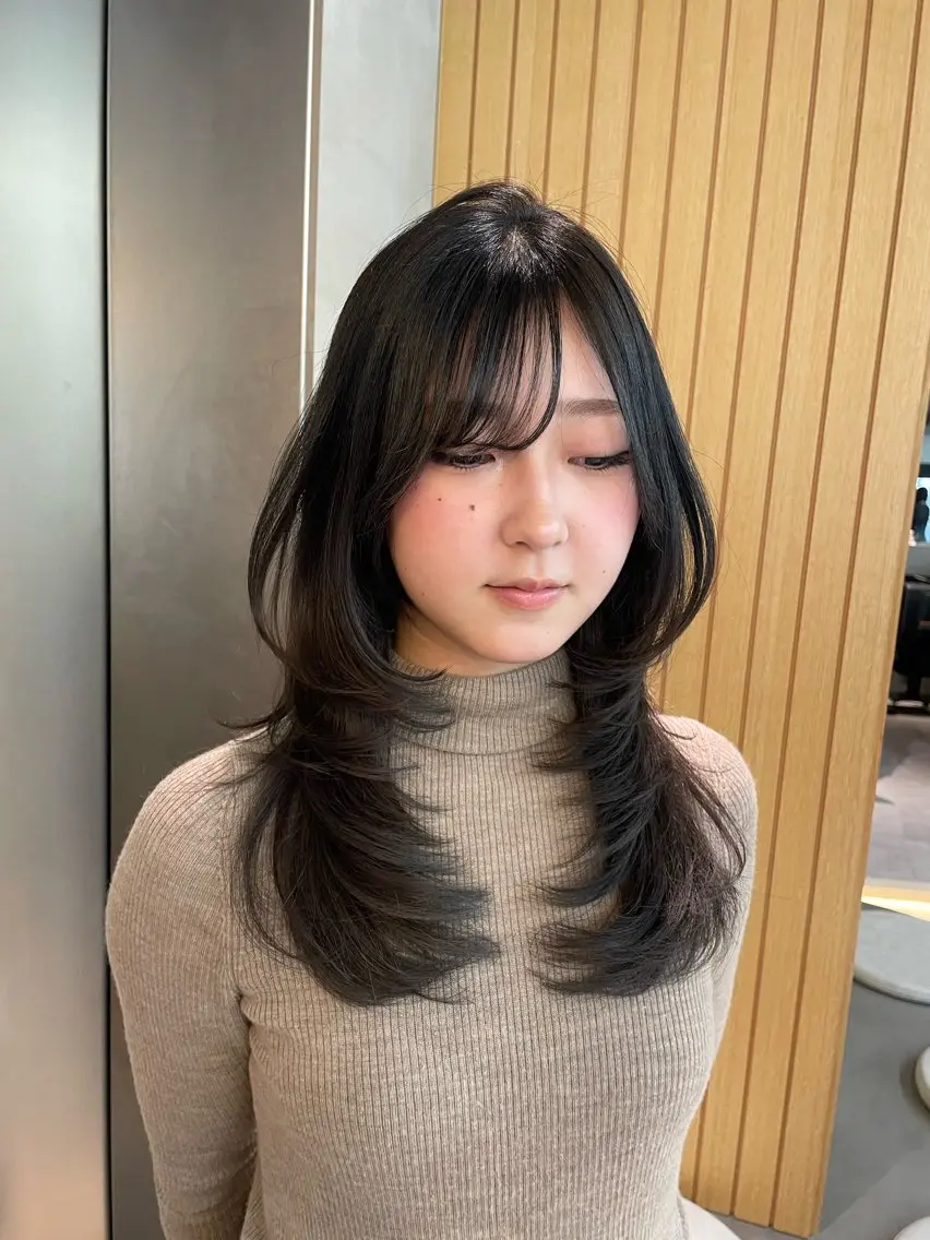 セミロング 韓国ヘア/レイヤー Londエレンのヘアスタイル