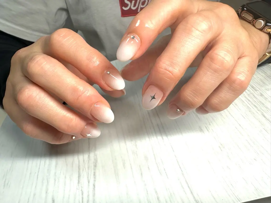 ミディアム Nailsalon PiPiのネイルデザイン
