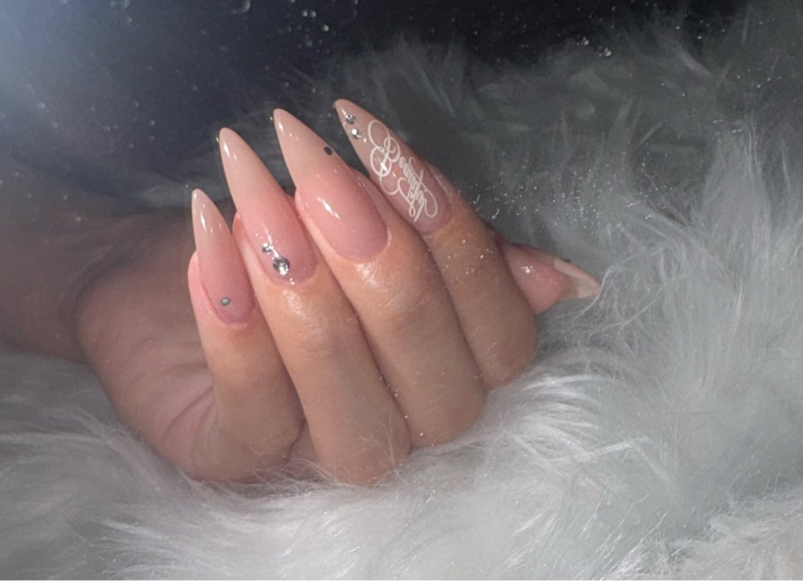 ネイル オフィスネイル シンプルネイル ハンドネイル Ema Nail 東梅田店ミキのネイルデザイン