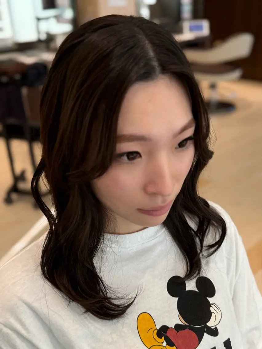 ミディアム ミディアムレイヤー 顔まわりレイヤー 顔周りカット 韓国風ヘア レイヤーカット 小野 羅々のヘアスタイル