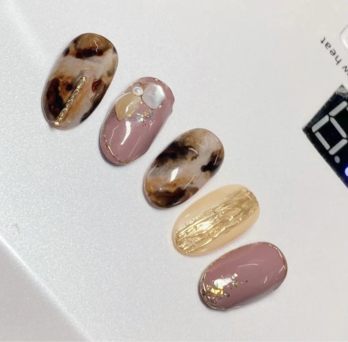 ネイル ハンドネイル I-nailロング /ワンホン/キラキラのネイルデザイン