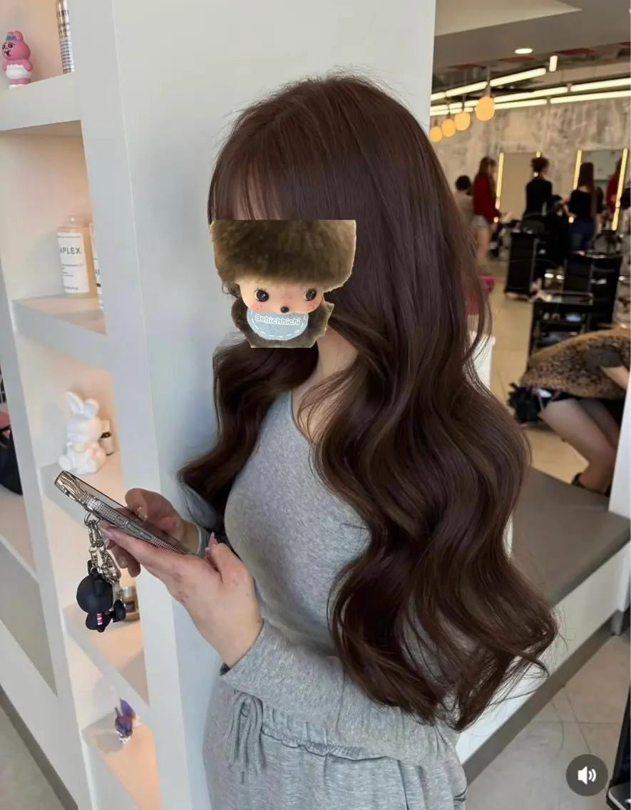 ロング ヘアカラー 井上 美沙姫のヘアスタイル