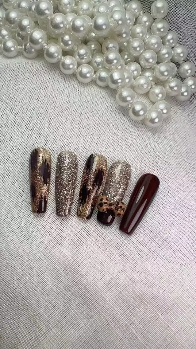 ネイル H3 Nail シロのネイルデザイン
