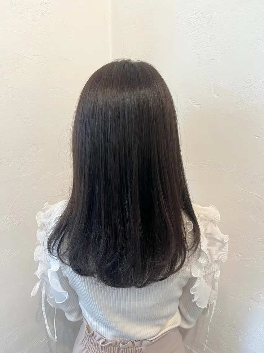 カラー 透明感カラー グレージュ ヘアカラー 山根 桜のヘアスタイル