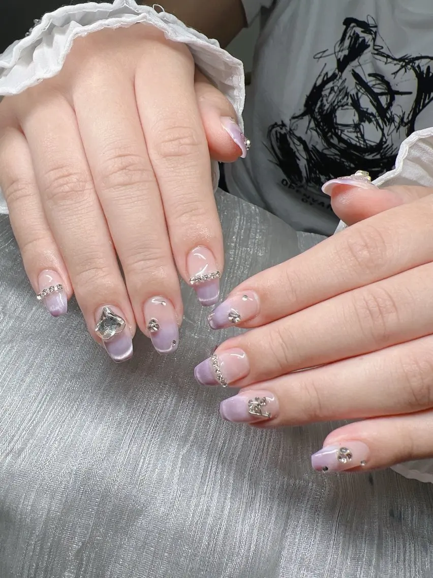 ネイル 長さ出し グラデーション 卒業式 キラキラネイル マグネットネイル ハンドネイル Lee Nailsのネイルデザイン