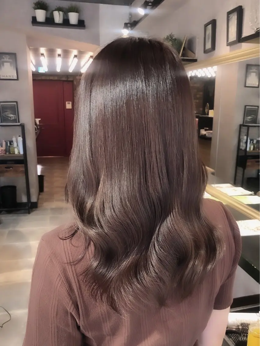ミディアム 髪質改善 カット ヘアカラー トリートメント 🫧小顔顔周りカット レイヤー/縮毛/白倉のヘアスタイル