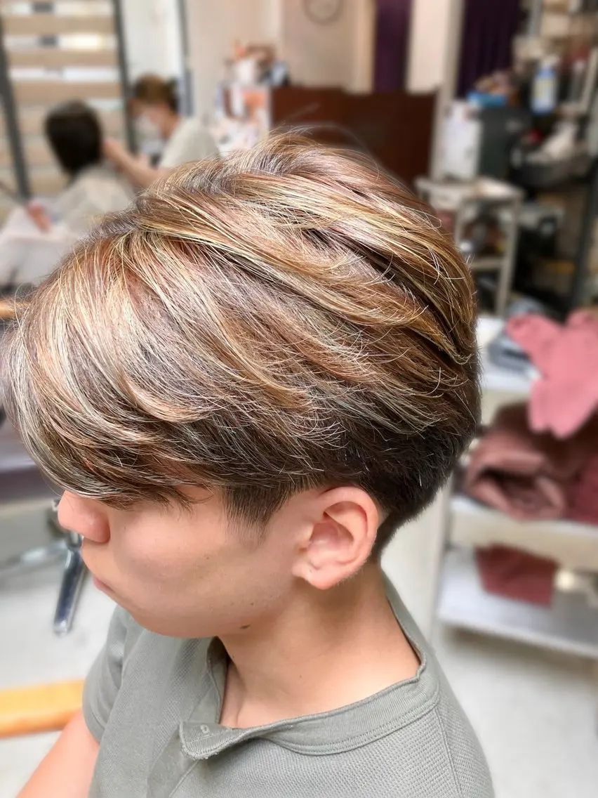 ショート ハイライト カット ⭐️こもだ⭐️ ⭐RISEHAIR⭐のヘアスタイル