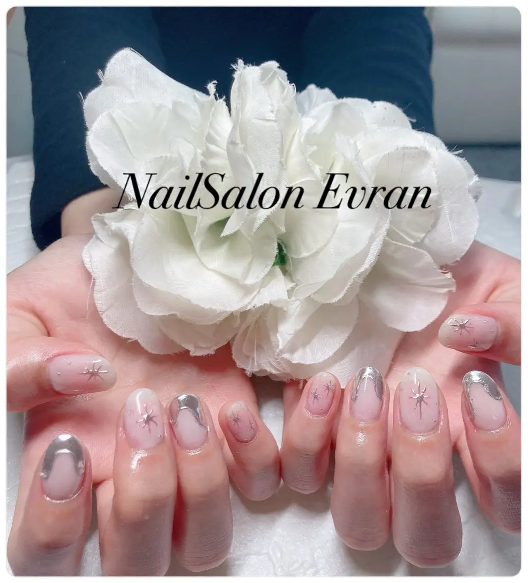 ネイル アートネイル フレンチネイル マグネットネイル ミラーネイル 持ち込み ハンドネイル Nail salon Evranのネイルデザイン
