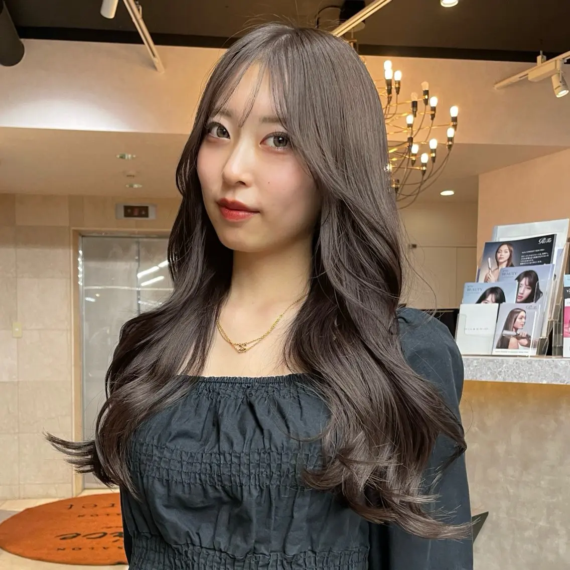 ロング カラー カット ヘアカラー トリートメント 透明感/ベージュ/ 艶髪/ボブ🫧門脇由のヘアスタイル