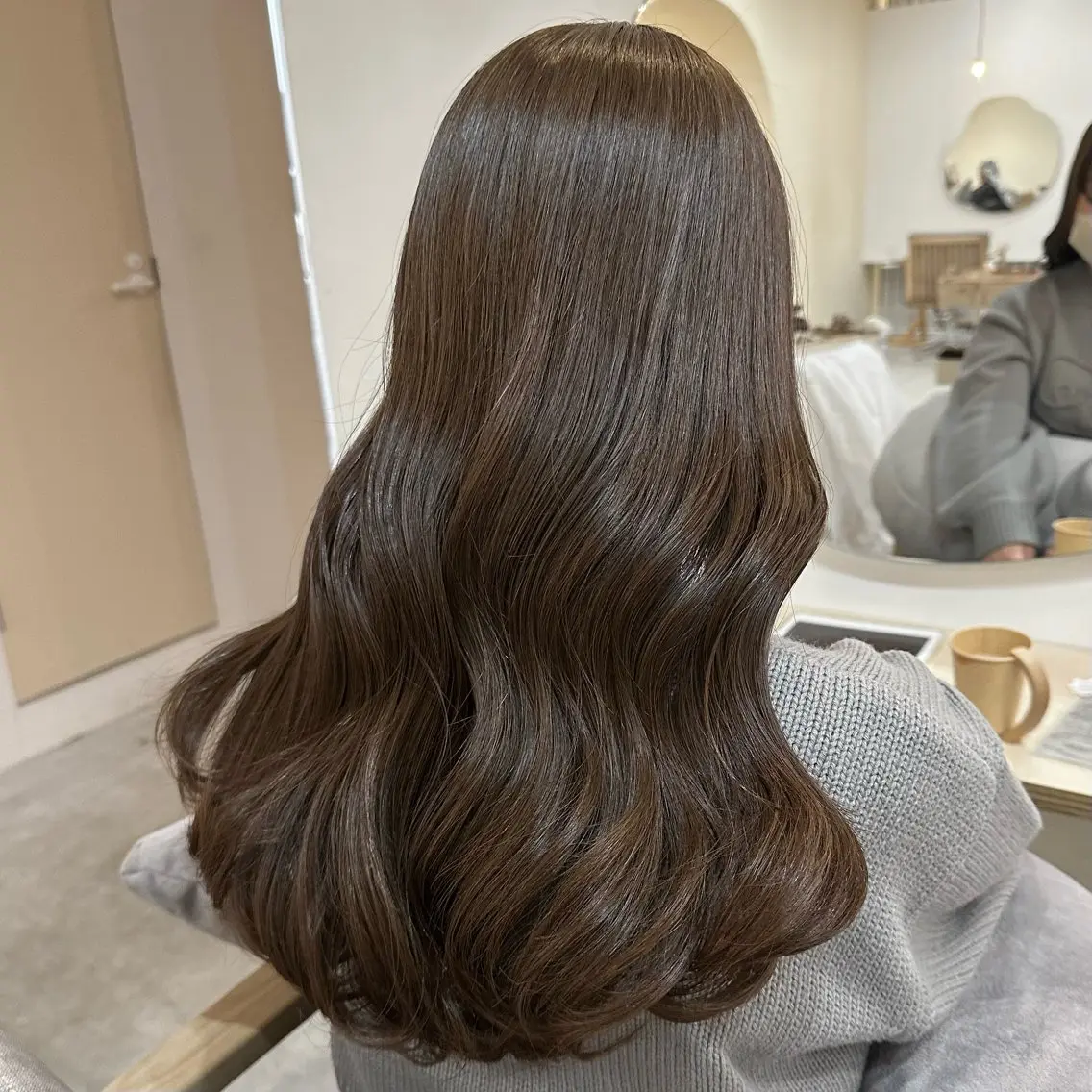 ロング ヘアカラー 寺田 彩芽のヘアスタイル