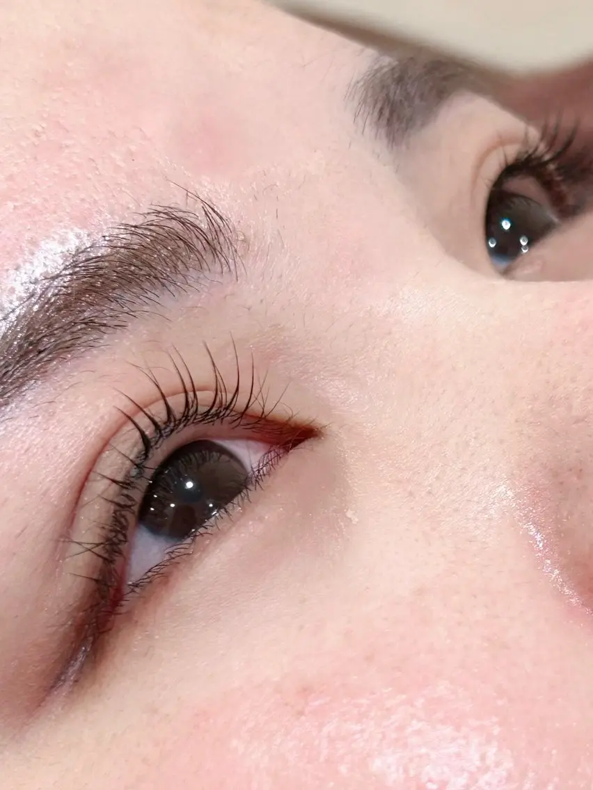 マツエク・マツパ Rinka🌷🩶 グレージュカラー🫧のヘアスタイル