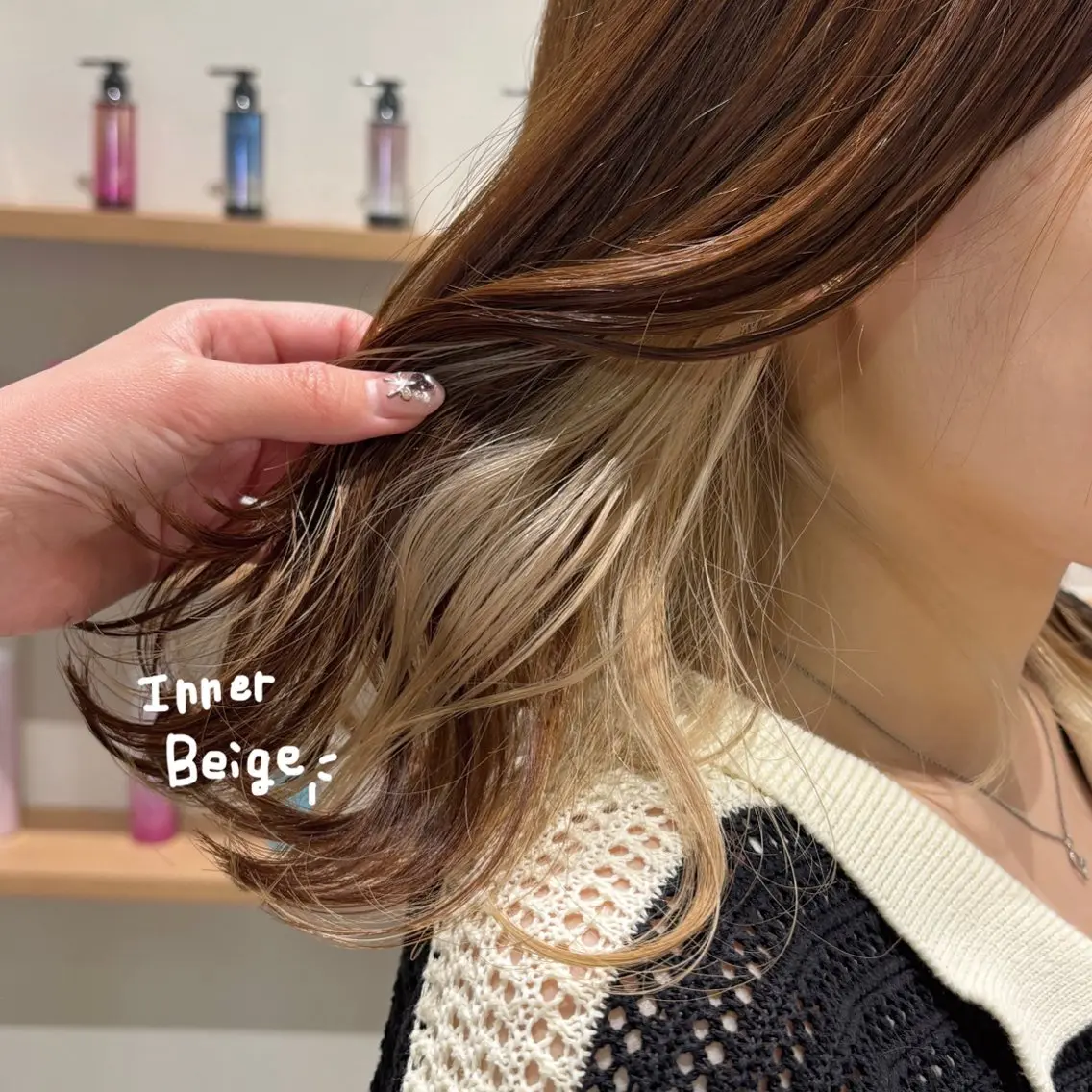 ミディアム カラー ベージュカラー インナーカラー カット ヘアカラー regalo Acari🍎のヘアスタイル