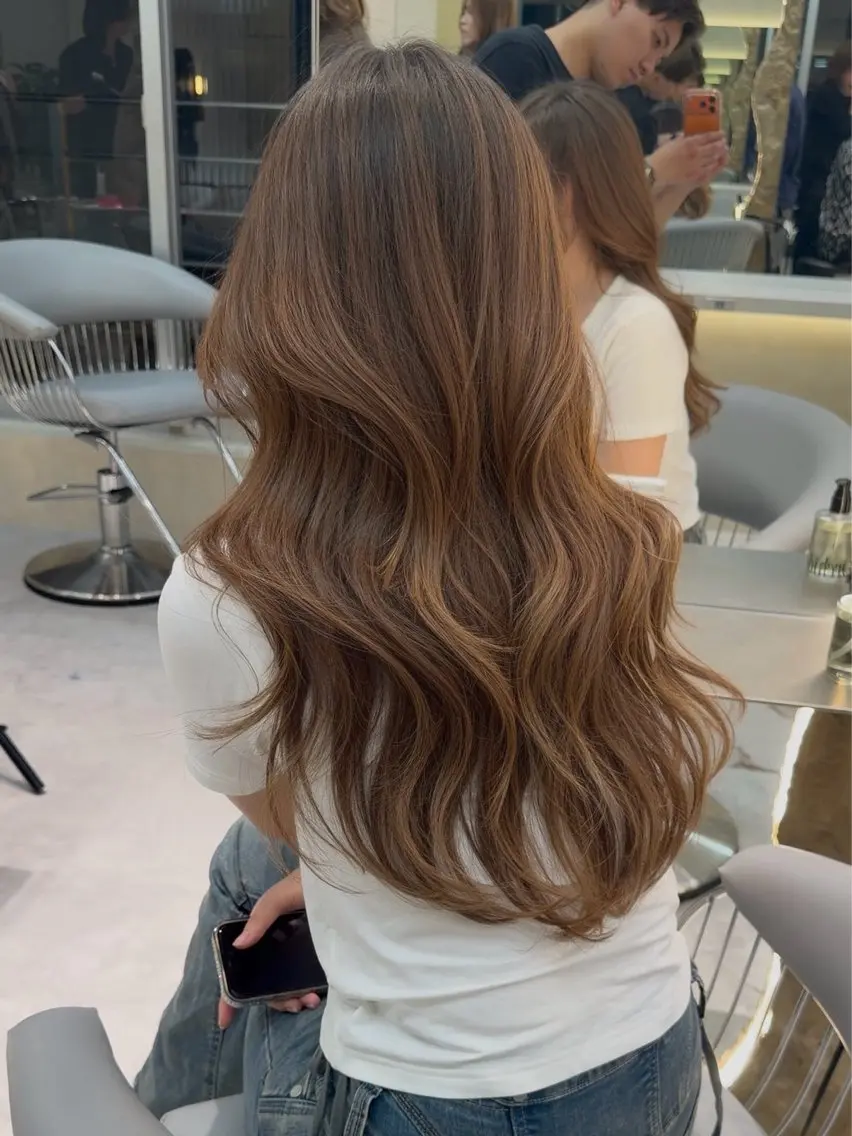 セミロング ヘアカラー 縮毛矯正/髪質改善 🌟本郷壮一郎のヘアスタイル