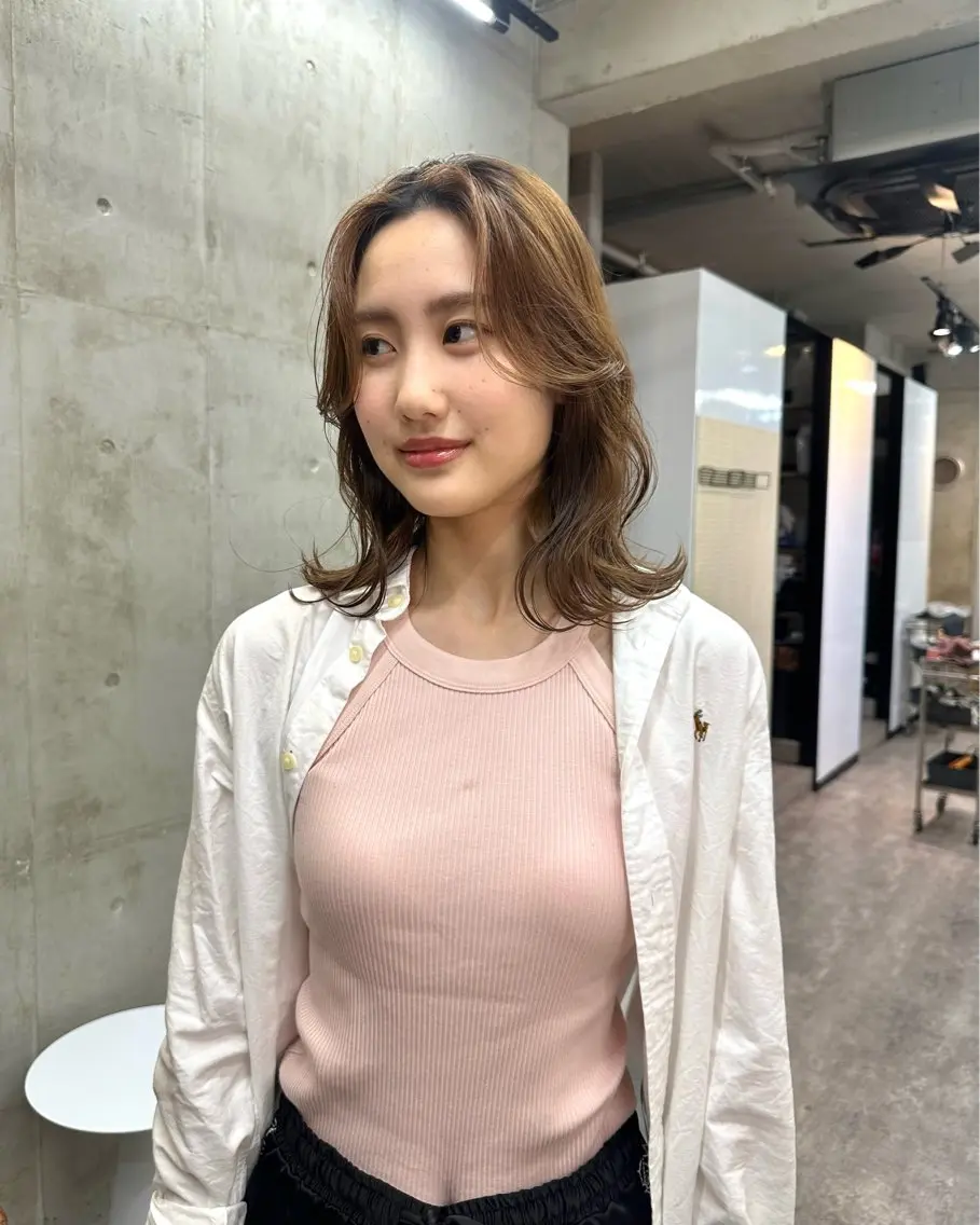 ミディアム カラー ベージュカラー ブリーチ ブラウンカラー ケアブリーチ グレージュ カット カットモデル募集中 ／HARUKA🎀のヘアスタイル