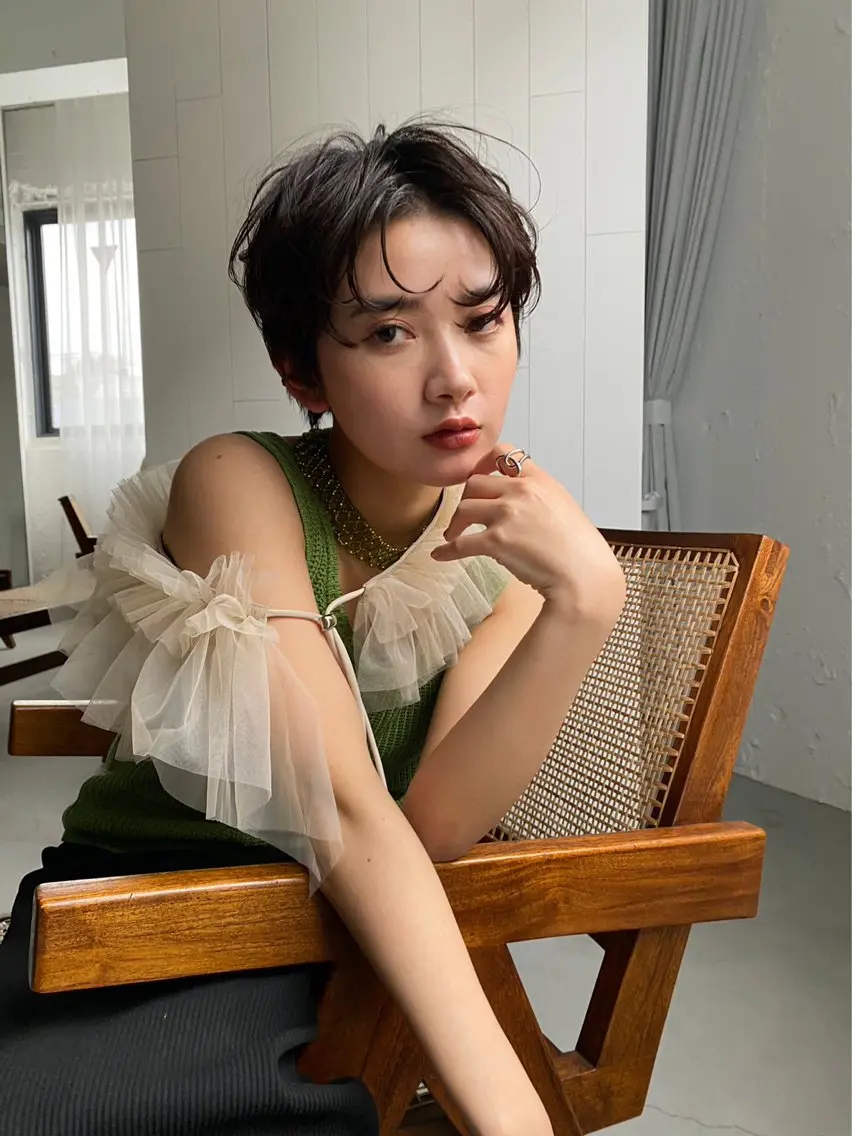 ショート カット 盛れるレイヤー🧡 飯田亘貴のヘアスタイル