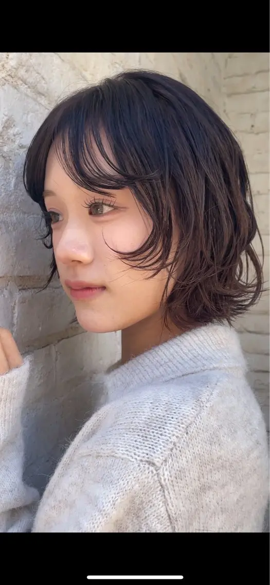 ショート パーマ 韓国風ヘア カット パーマ ズミ🦖レイヤー 艶ボブ/Wカラーのヘアスタイル