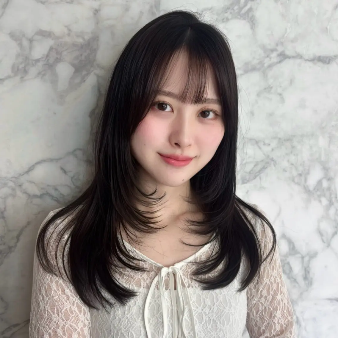 セミロング カット ヘアカラー トリートメント 池田偲乃/上尾🐰 レイヤー/艶カラーのヘアスタイル